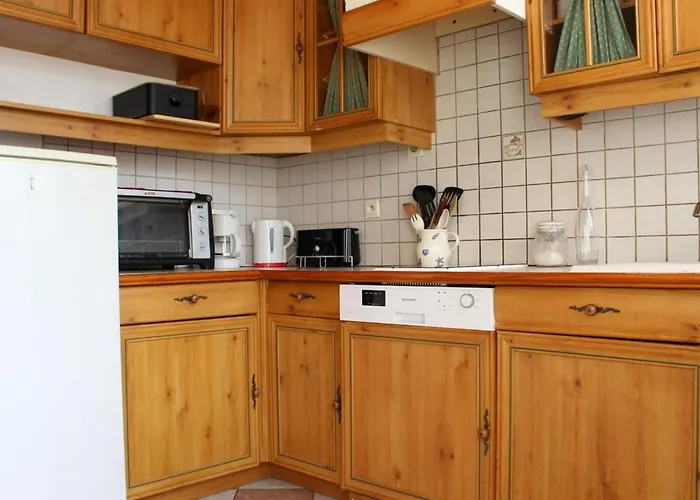 Maison En Impasse A Saint-pierre-d'oleron, 6 Personnes, Proche Commerces - Fr-1-246a-83 * サン・ピエール・ドレロン