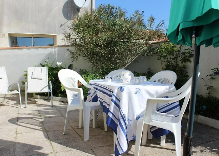 別荘 Maison En Impasse A Saint-pierre-d'oleron, 6 Personnes, Proche Commerces - Fr-1-246a-83