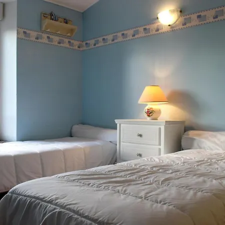 Maison En Impasse A Saint-pierre-d'oleron, 6 Personnes, Proche Commerces - Fr-1-246a-83 생-피에르-돌레롱