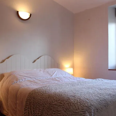 Maison En Impasse A Saint-Pierre-D'Oleron, 6 Personnes, Proche Commerces - Fr-1-246A-83